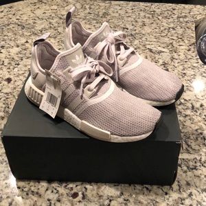 New Adidas NMD R1 size 8 beautiful color.